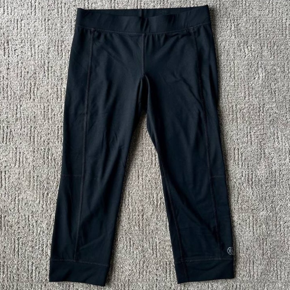 Cabi Black Crop Capri Yoga Pants - SIZE S